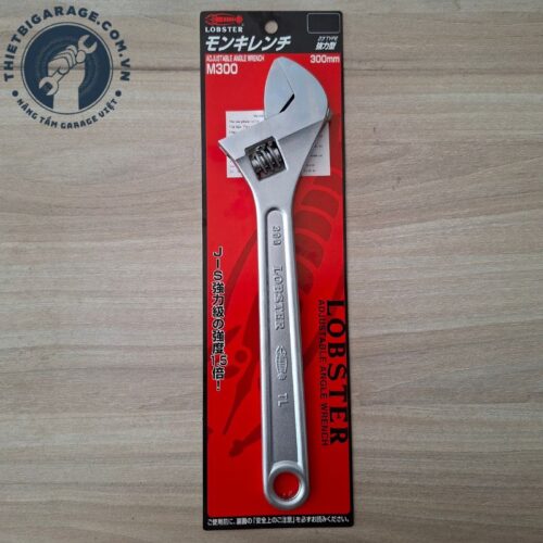 Vạch chia kích thước laser rõ nét từ không đến ba mươi sáu milimét trên đầu ngàm thép rèn dập nóng chịu mô men xoắn cao của dòng sản phẩm mỏ lết lobster model M ba trăm chiều dài mười hai inch xuất xứ thương hiệu Tôm Bạc chính hãng Nhật Bản phân phối tại thietbigarage.com.vn